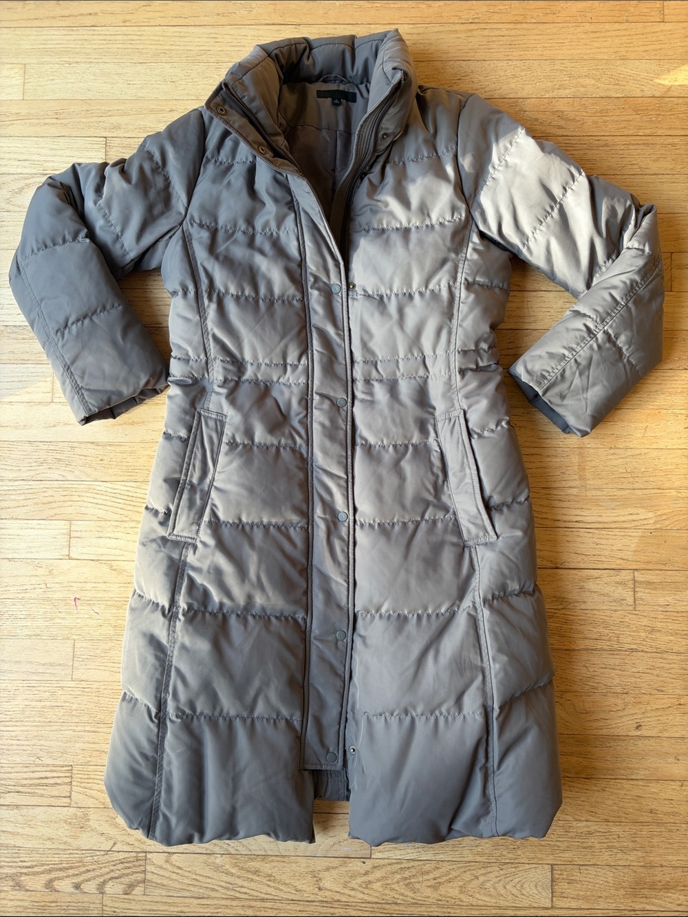 Uniqlo Long Quilted Puffer Coat in Taupe Gray
